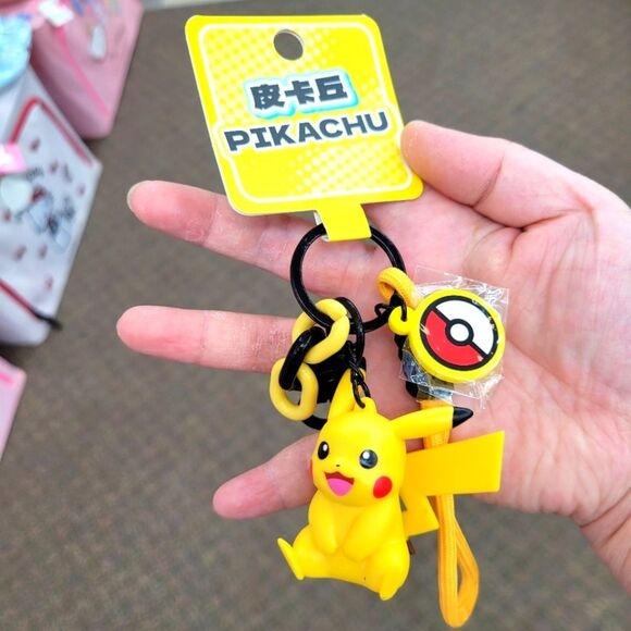 Brand New Nintendo Pokemon Pikachu Keychain - Picture 1 of 7